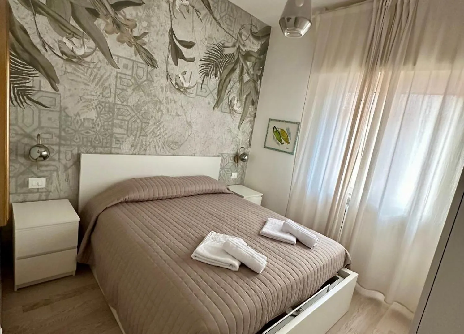 Rooftop-Marinacentro-Unique-Beach-Fun-Smart-Loveapt-Train-Park Rimini 0*,  Italia