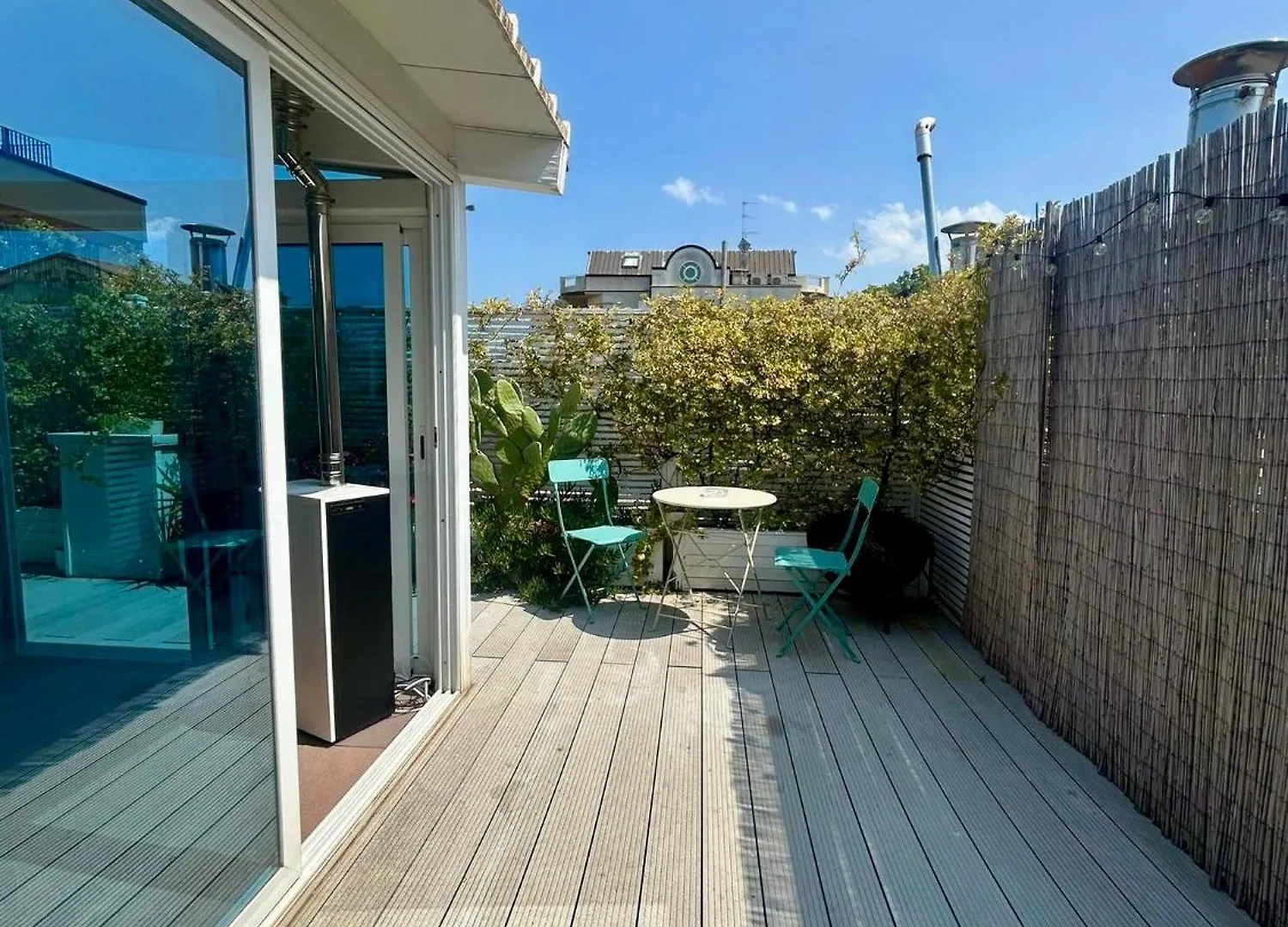Rooftop-Marinacentro-Unique-Beach-Fun-Smart-Loveapt-Train-Park Rimini Italia