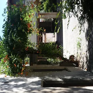 la-corte-del-noce.it-lombardy.com/